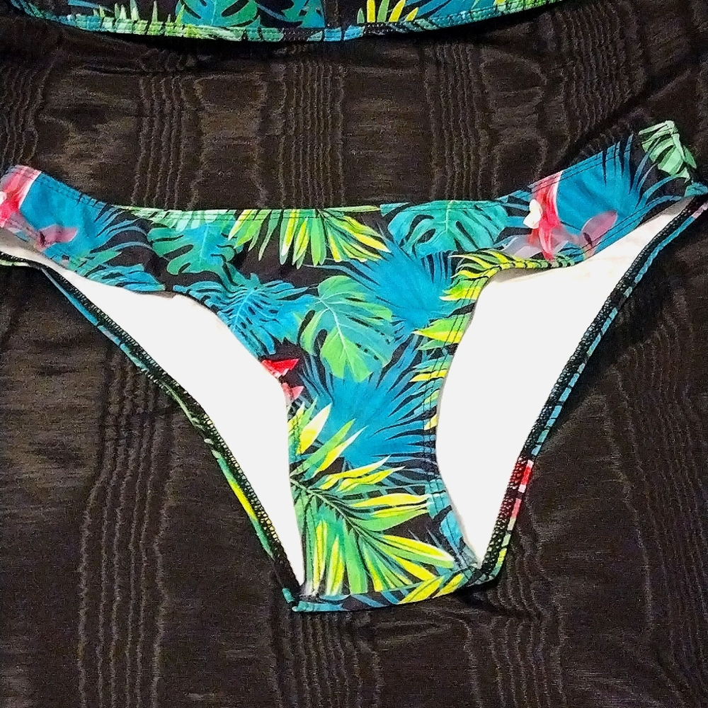 Teal Blue Tropical Print Bikini 🌞 - Picture 2 of 5